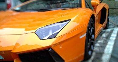 Luxus auf Vier Rädern: Der ultimative Guide zum Mieten eines Luxusautos in München – Nur auf regio-ratgeber.com Orangener Lamborghini Gallardo