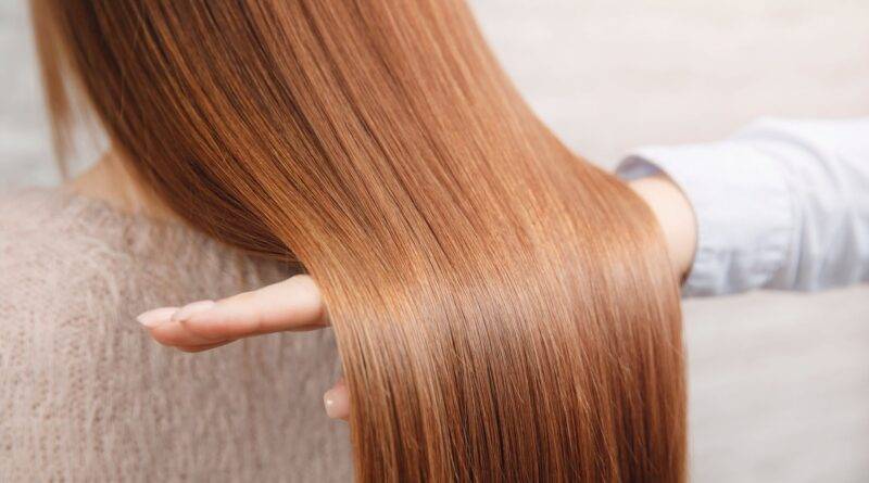 Echthaar-Extensions nach Pflege und Styling in Nahaufnahme